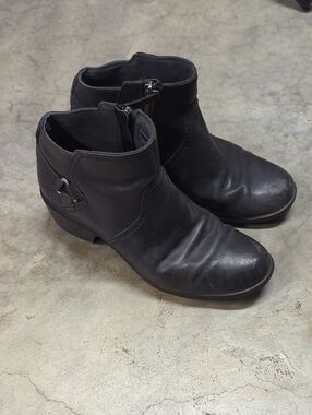 Teva Black Leather Ankle Booties with Side Zip